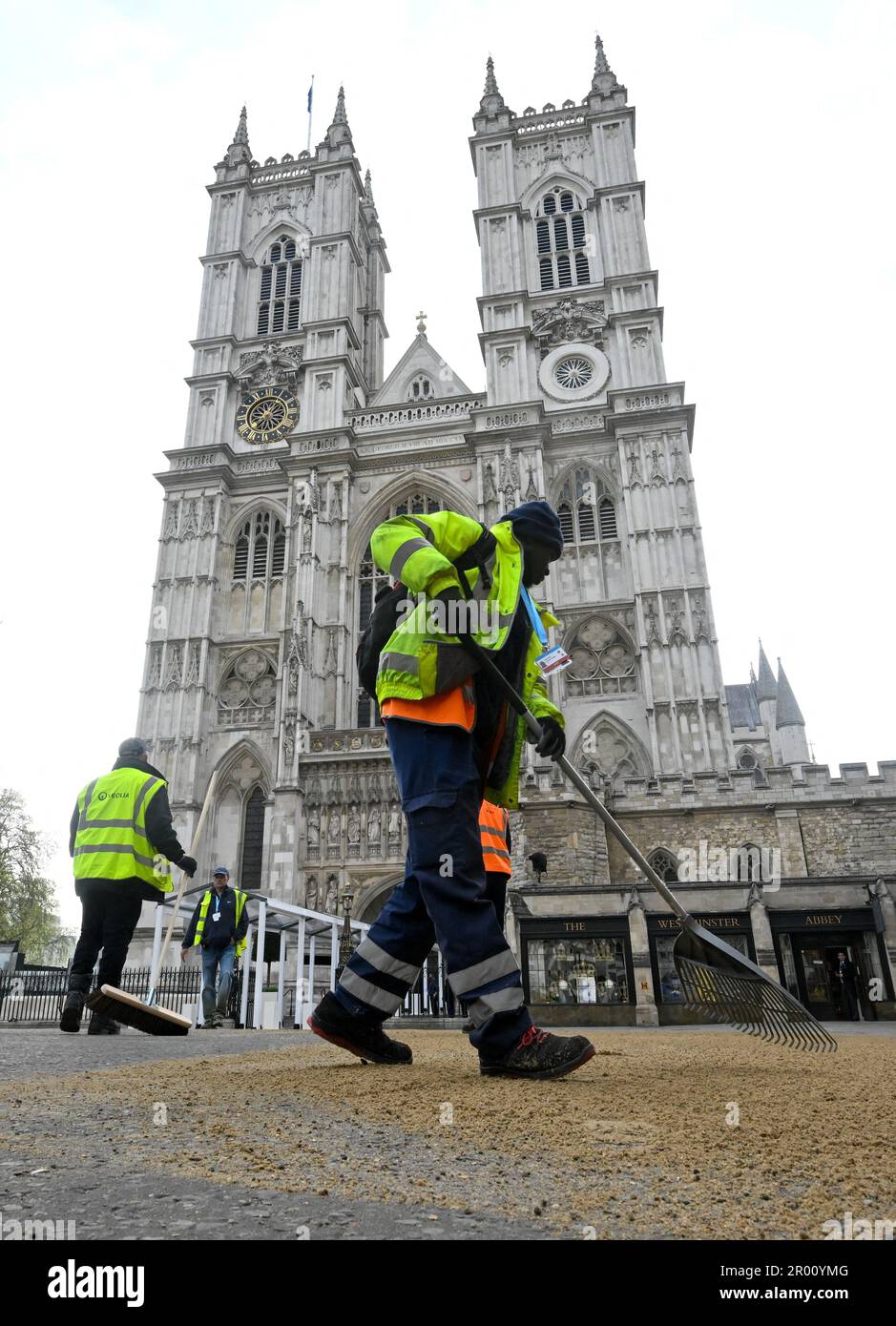 Final preparations are made in front of Westminster Abbey, London, ahead of the coronation of King Charles III and Queen Camilla on Saturday. Picture date: Saturday May 6, 2023. Stock Photo