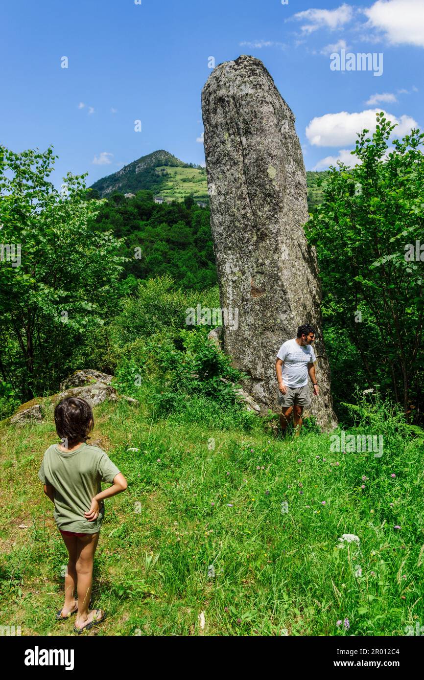 Gran Menhir de Counozouls, valle de Aude, Roussillon, pirineos orientales,Francia, europa Stock Photo