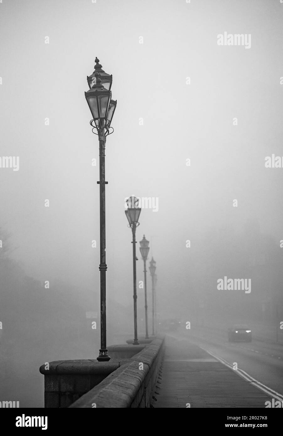 Gaslamps in the fog, Bridge of Don, Aberdeen Stock Photo Alamy