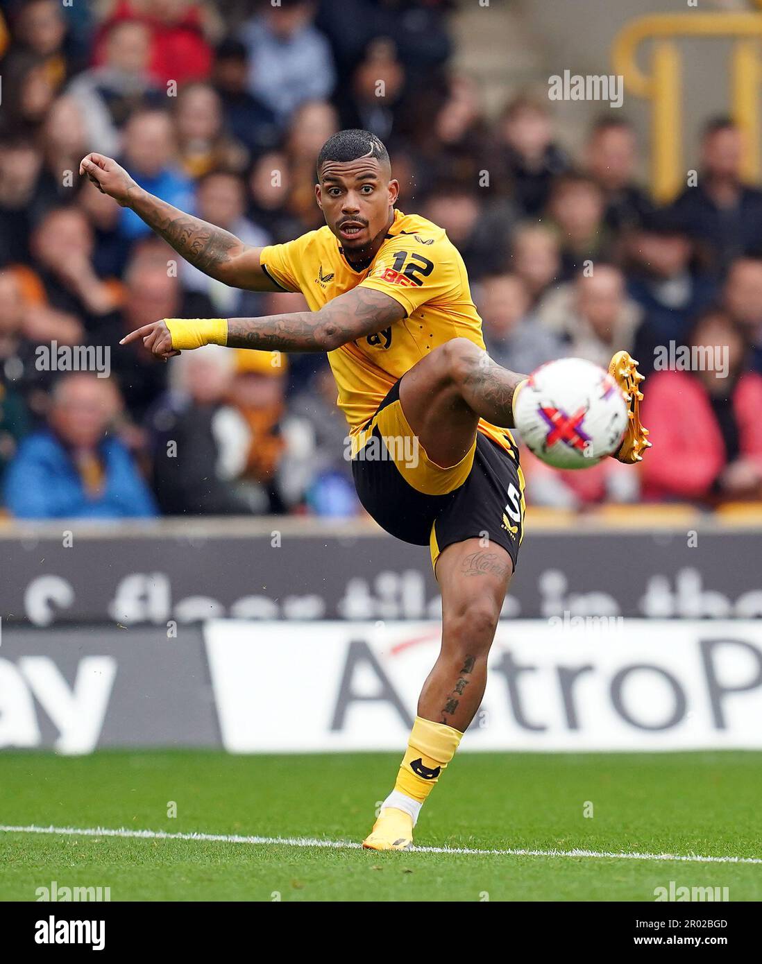 Wolverhampton Wanderers' Mario Lemina during the Premier League match ...