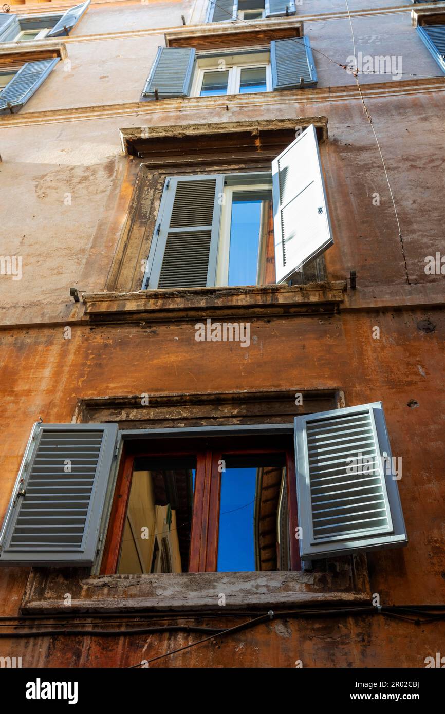 Window Rome Old Window in old rome window hi-res stock photography and images - Alamy