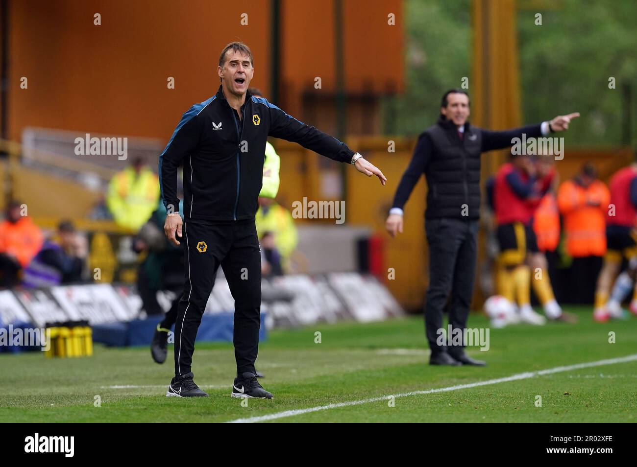 Wolverhampton Wanderers manager Julen Lopetegui and Aston Villa manager Unai Emery (right) on the touchline during the Premier League match at Molineux Stadium, Wolverhampton. Picture date: Saturday May 6, 2023. Stock Photo