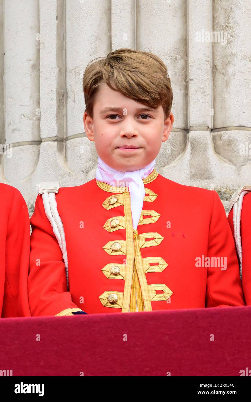 Prince stands on the balcony of the Buckingham Palace after the