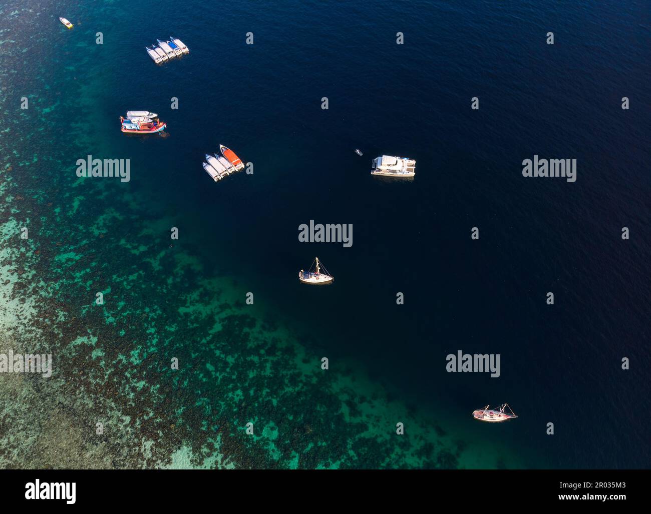 Aerial view coral reef scenic hi-res stock photography and images - Alamy