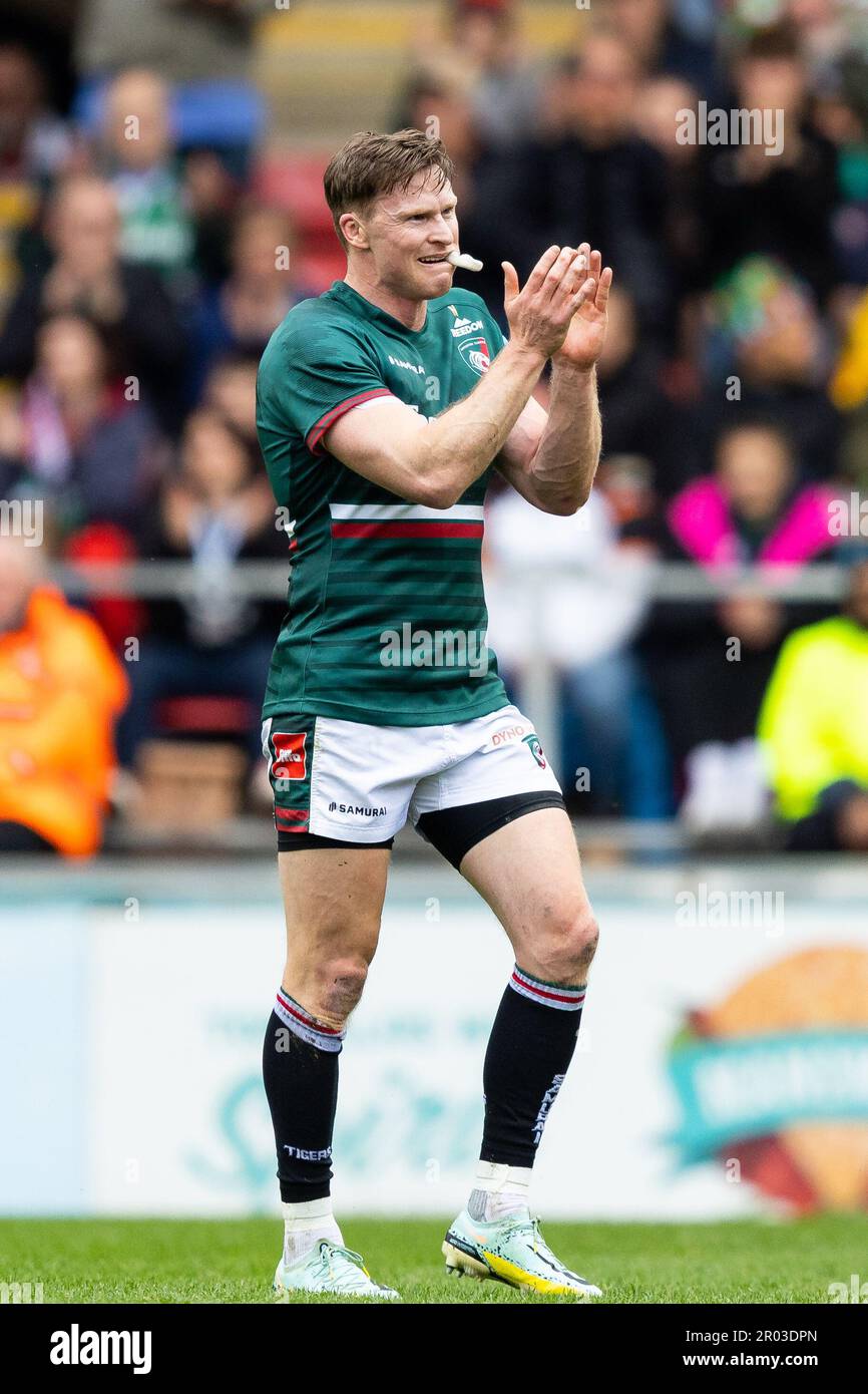 Leicester, UK. 06th May, 2023. Chris Ashton of Leicester Tigers applauds supporters as he walks off after receiving a red card during the Gallagher Premiership match Leicester Tigers vs Harlequins at Mattioli Woods Welford Road, Leicester, United Kingdom, 6th May 2023 (Photo by Nick Browning/News Images) in Leicester, United Kingdom on 5/6/2023. (Photo by Nick Browning/News Images/Sipa USA) Credit: Sipa USA/Alamy Live News Stock Photo