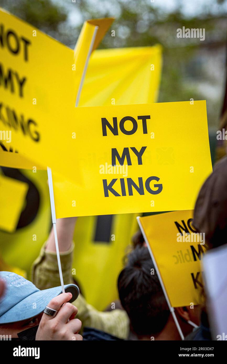 London, UK. 6 May, 2023. Anti-monarchy protesters organised by Republic stage a 'Not My King' rally on the day of the Coronation of King Charles III. Credit: horst friedrichs/Alamy Live News Stock Photo