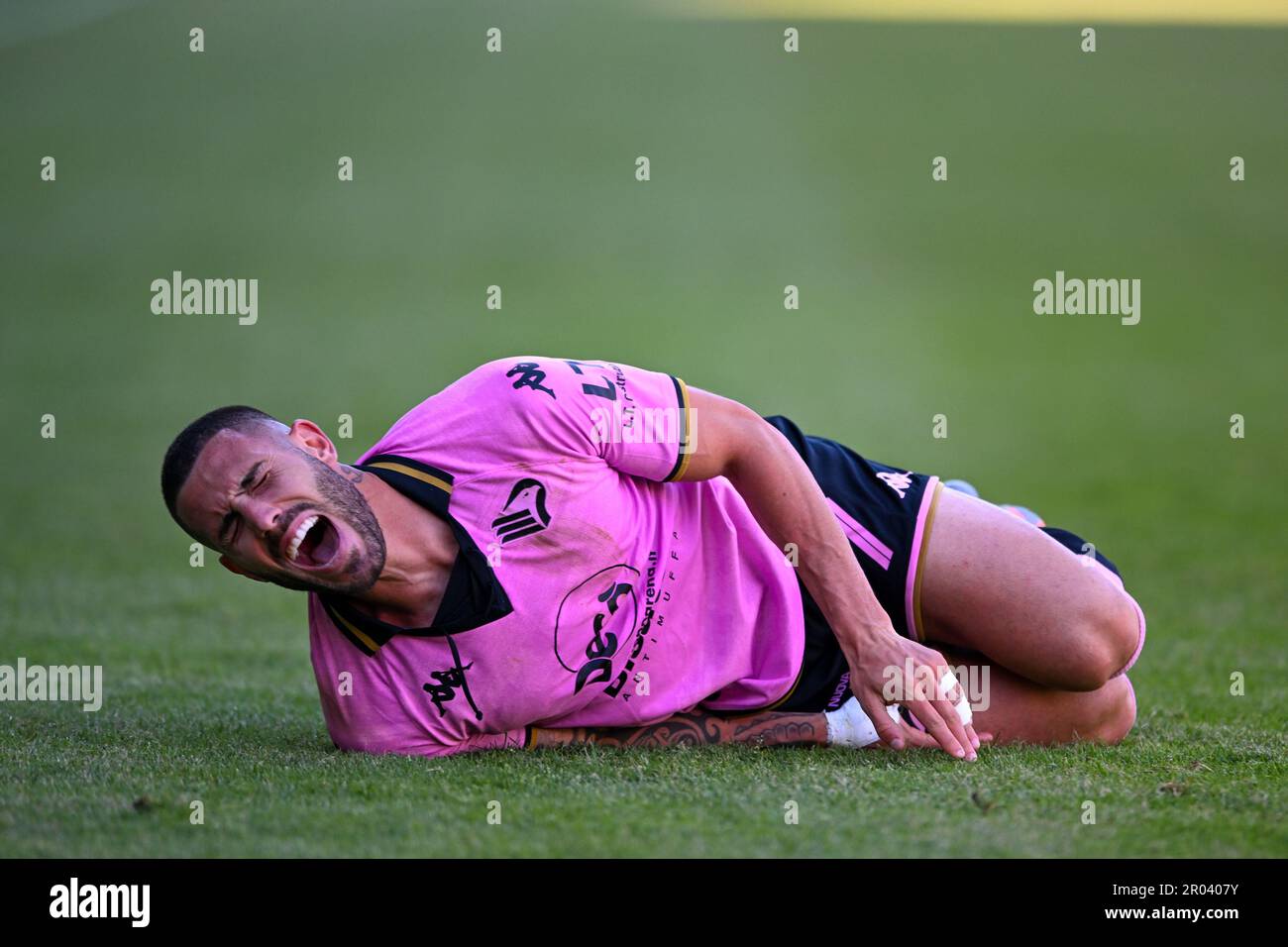 Palermo, Italy. 17th Mar, 2023. Gennaro Tutino (Palermo) celebrates the  victory during Palermo FC vs Modena FC, Italian soccer Serie B match in  Palermo, Italy, March 17 2023 Credit: Independent Photo Agency/Alamy