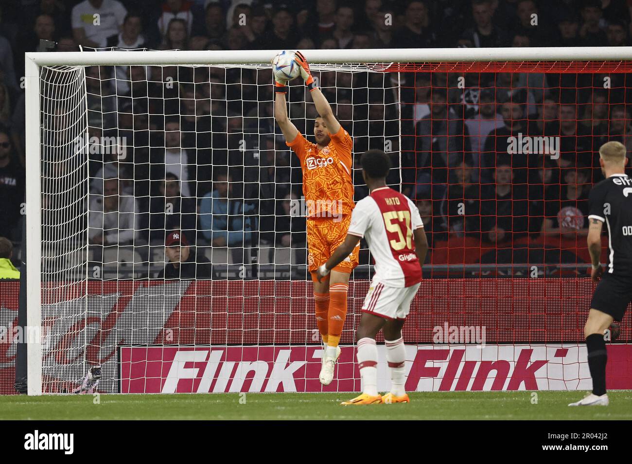 AMSTERDAM - (LR) Ajax goalkeeper Geronimo Rulli, Jorrel Hato of Ajax ...
