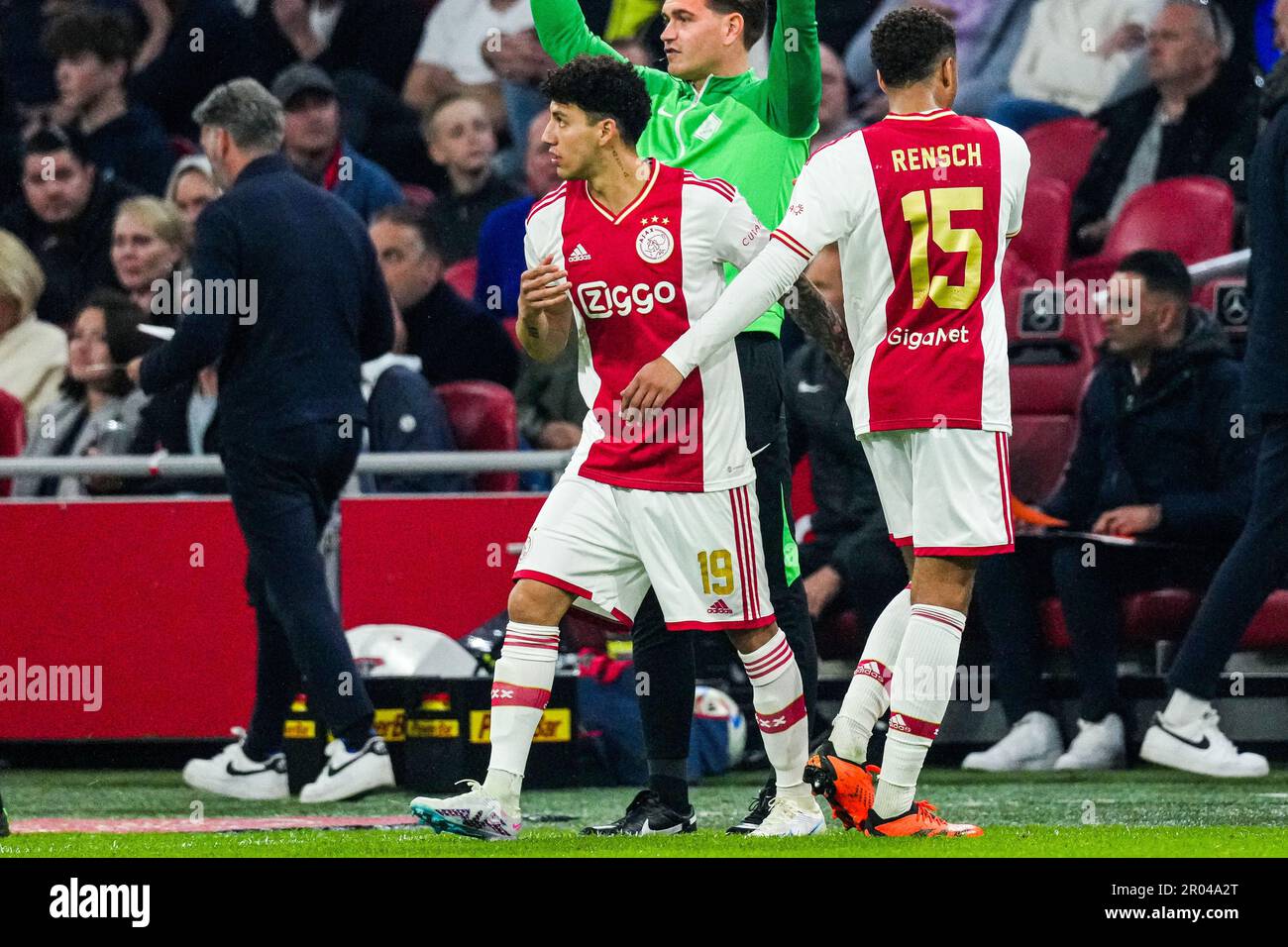 AMSTERDAM - (l-r) Jorge Sanchez of Ajax, Devyne Rensch of Ajax during ...