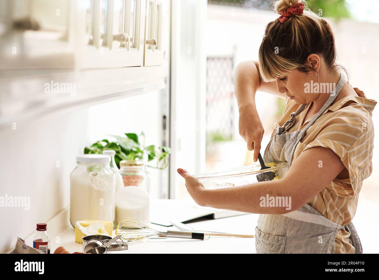Woman women female interior inside mixing bowl hi-res stock photography ...