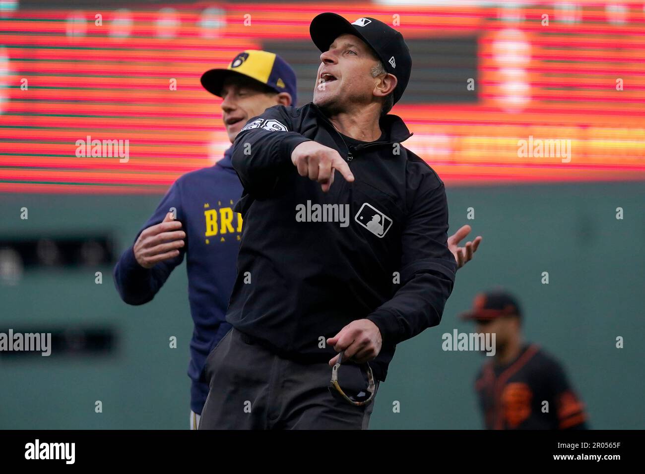 Milwaukee Brewers manager Craig Counsell, left, is ejected by umpire Chris Guccione during the fourth inning of the team's baseball game against the San Francisco Giants in San Francisco, Saturday, May 6, 2023. (AP Photo/Jeff Chiu) Stock Photo