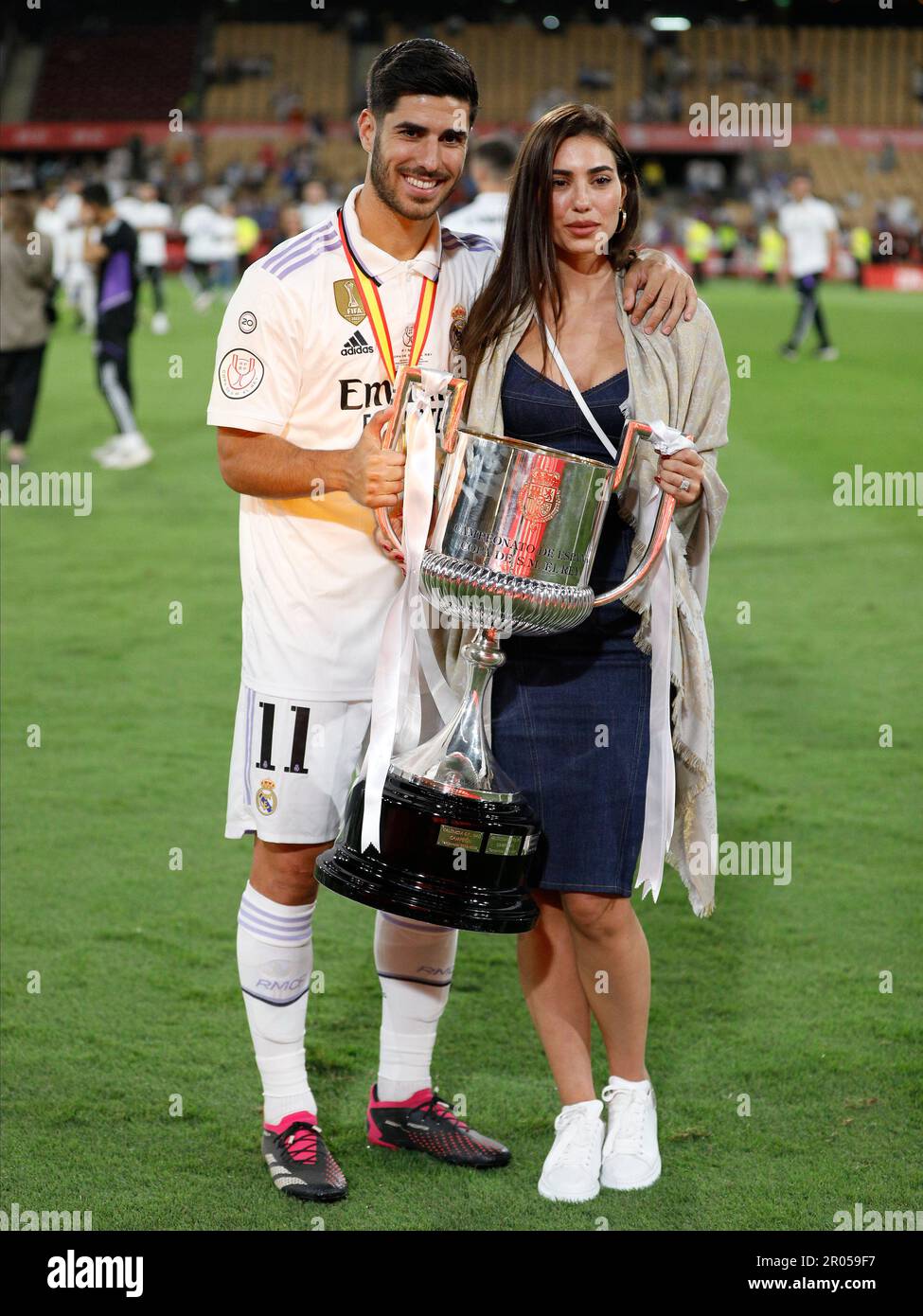 Marco Asensio of Real Madrid with his wife during the Copa del Rey