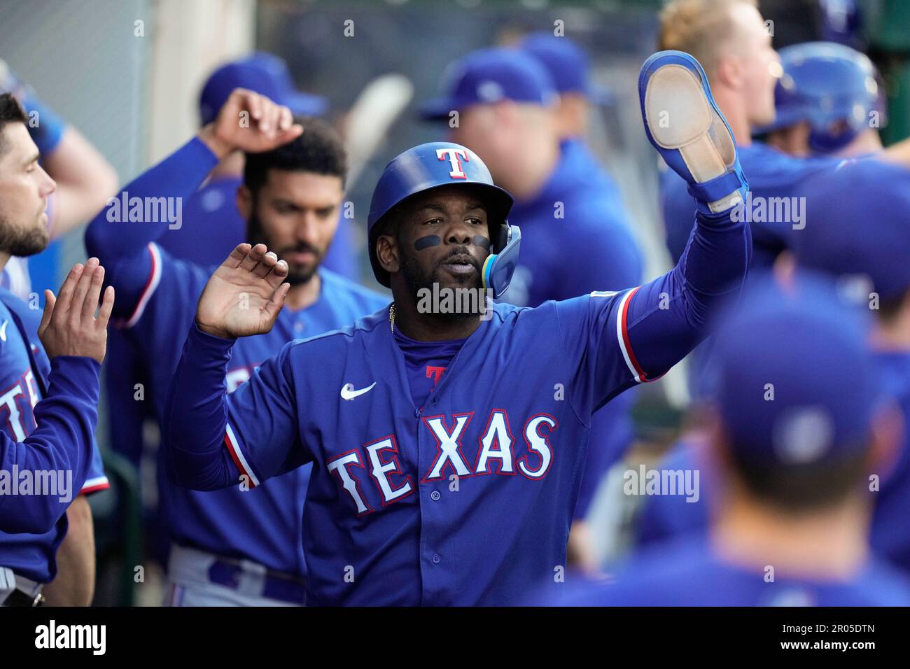 Adolis García has a historic night for the Texas Rangers 