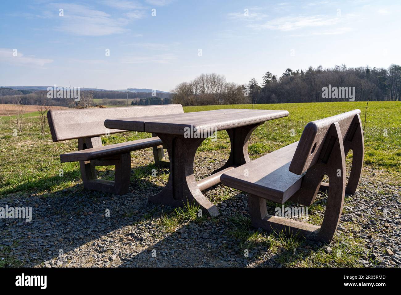 Empty benches table trees bench hi-res stock photography and images - Alamy