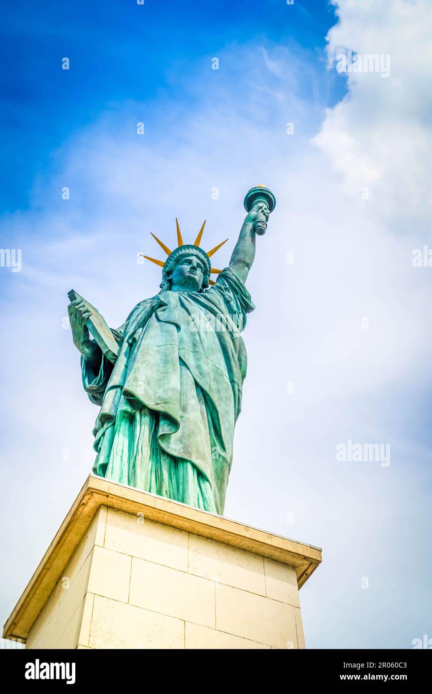 Statue of liberty, Paris Stock Photo Alamy