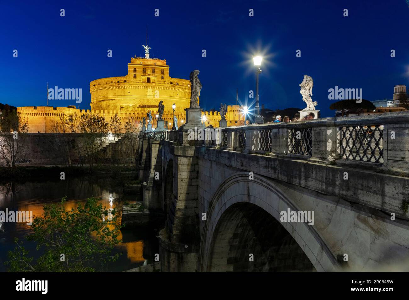 Evening twilight over Castel Sant'Angelo and the Aelius Bridge over the Tiber, UNESCO World Heritage Site, Rome, Lazio, Italy Stock Photo