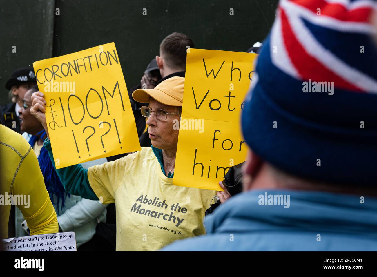 London, UK. 06th May, 2023. A group of anti-monarchy protesters hold ...