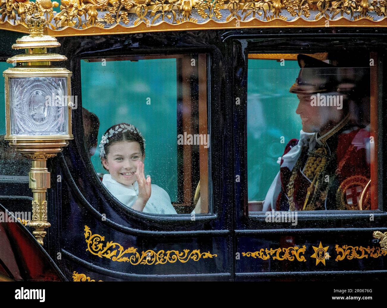 London, UK. 06th May, 2023. William, Prince of Wales and Princess Charlotte of Wales drive to Buckingham Palace in London, on May 06, 2023, after the Coronation of Charles III and Camilla as King and Queen of the United Kingdom and the 14 other Commonwealth realms Photo: Albert Nieboer/Netherlands OUT/Point de Vue OUT Credit: dpa picture alliance/Alamy Live News Stock Photo