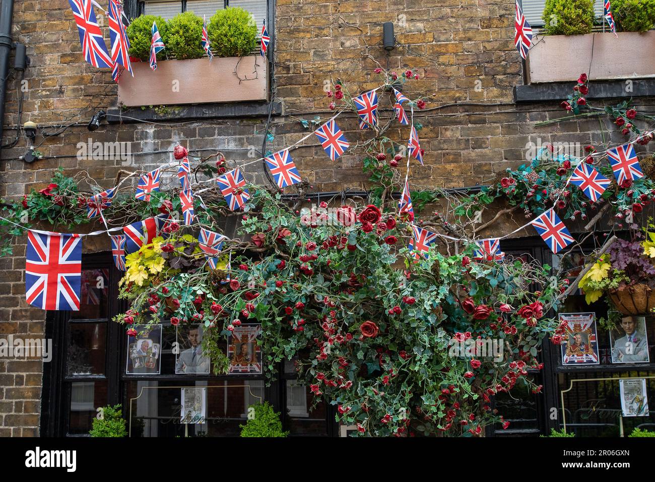 Windsor, Berkshire, UK. 7th May, 2023. The Two Brewers pub. Windsorians
