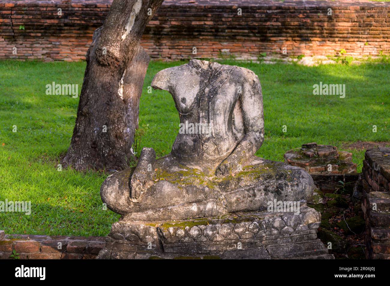 Headless Buddha statue at Wat Phra Si Sanphet, in the former royal city of Ayutthaya, Ayutthaya Historical Park, Thailand, Southeast Asia, UNESCO Worl Stock Photo