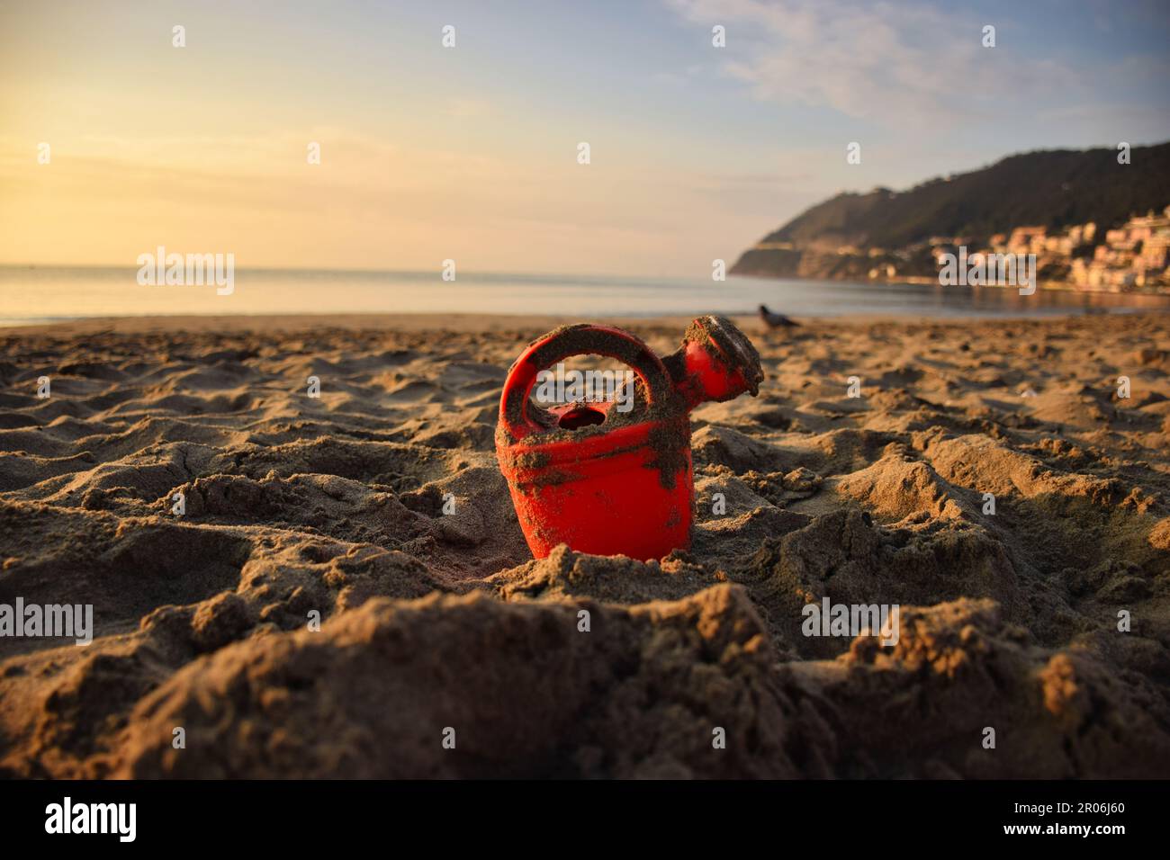 Giocattolo sulla spiaggia di Laigueglia, Liguria, Italia Stock Photo