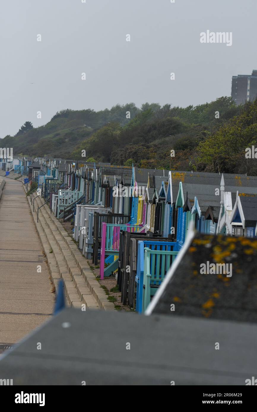 Beach Huts Frinton on Sea And Walton on the Naze Stock Photo Alamy beach-huts-frinton-on-sea-and-walton-on-the-naze-stock-photo-alamy