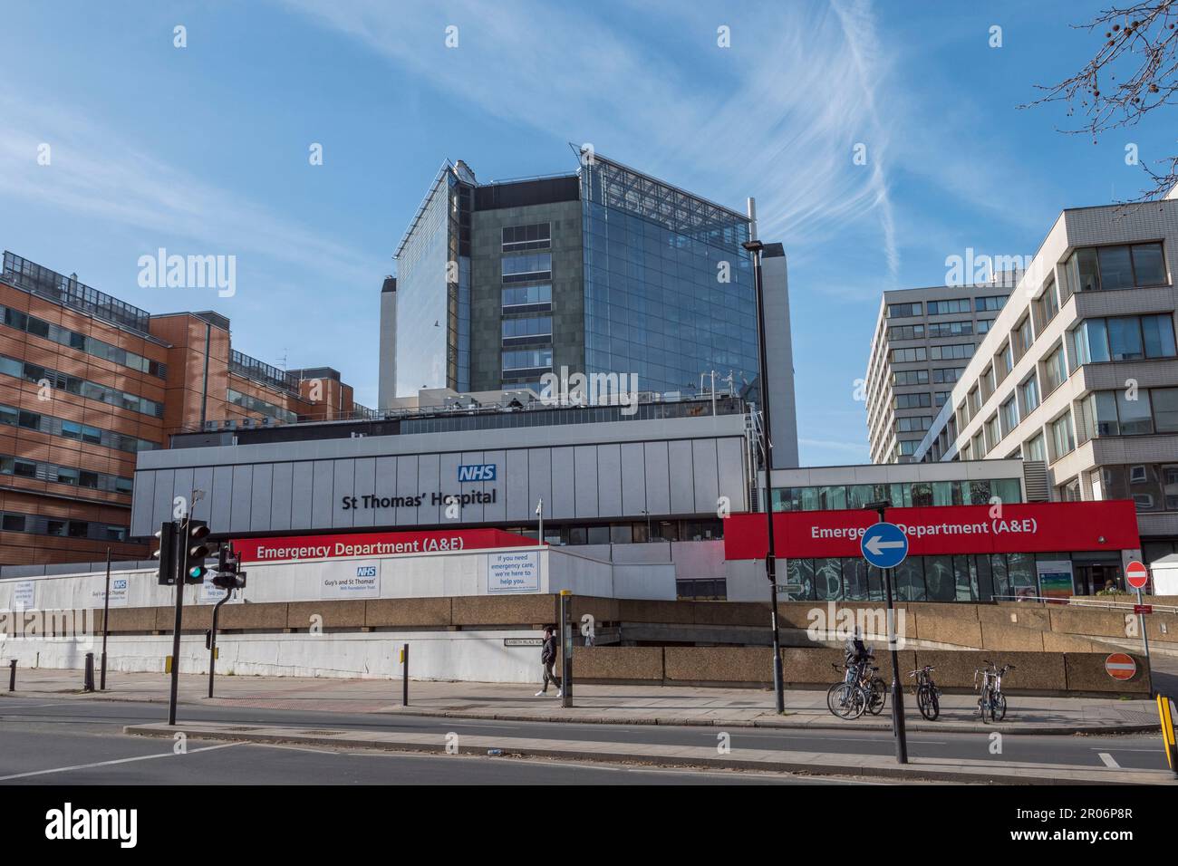 External view of St Thomas' Hospital, part of Guy's and St Thomas' NHS Foundation Trust in Central London, UK (Feb 23).. Stock Photo