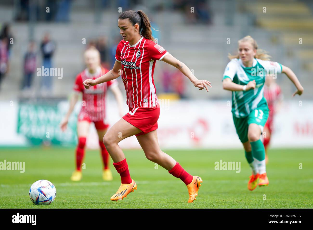 Freiburg, Germany. 07th May, 2023. Wolfsburg, Germany, April 23rd 2023:  Riola Xhemaili (10 Freiburg) controls the ball during the Flyeralarm  Frauen-Bundesliga football match between SC Freiburg and SV Werder Bremen  at Dreisamstadion