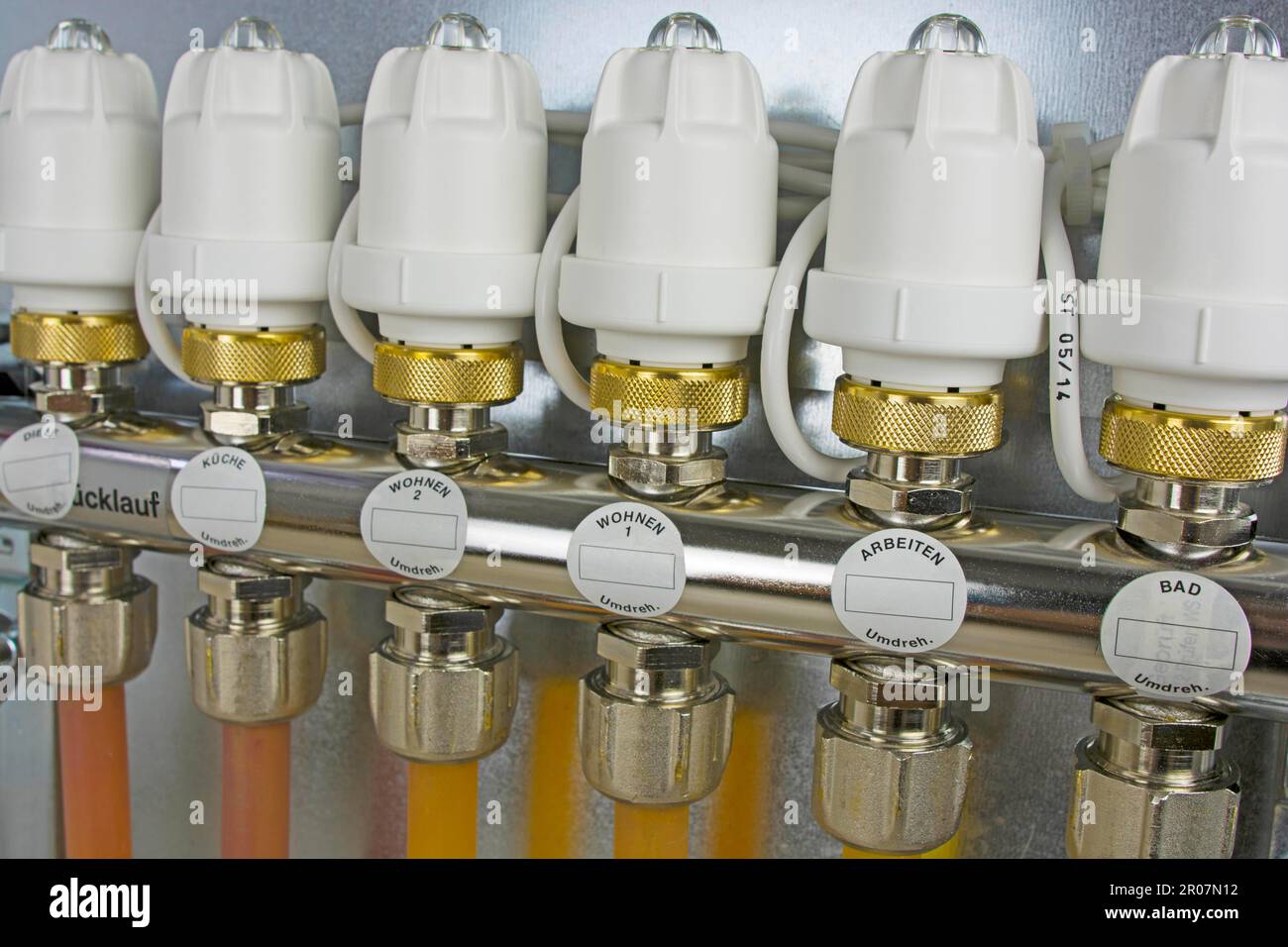 Actuators of a modern underfloor heating system Underfloor heating