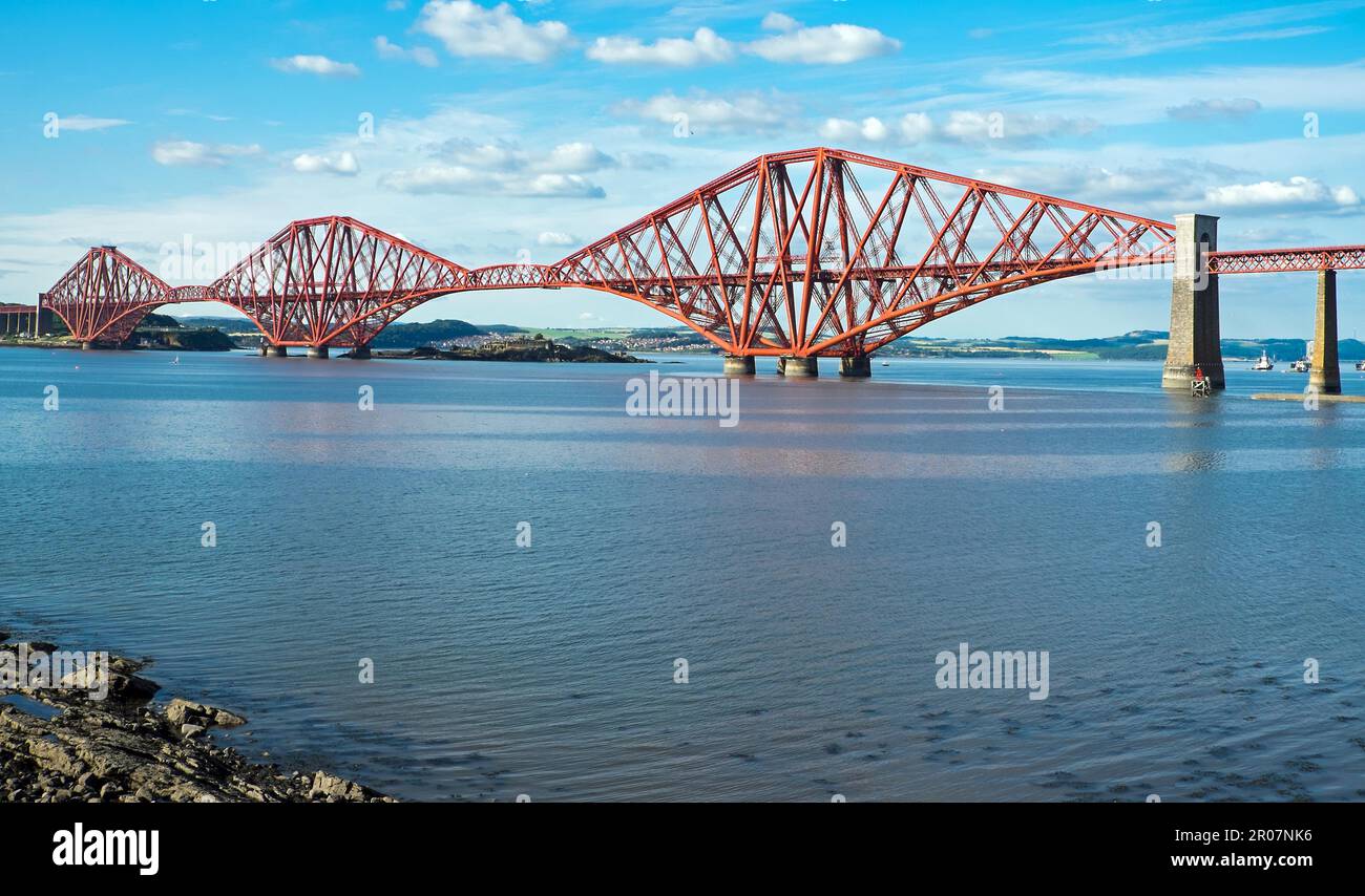 The red railway bridge over the Firth of Forth in Scotland, Great Britain Stock Photo
