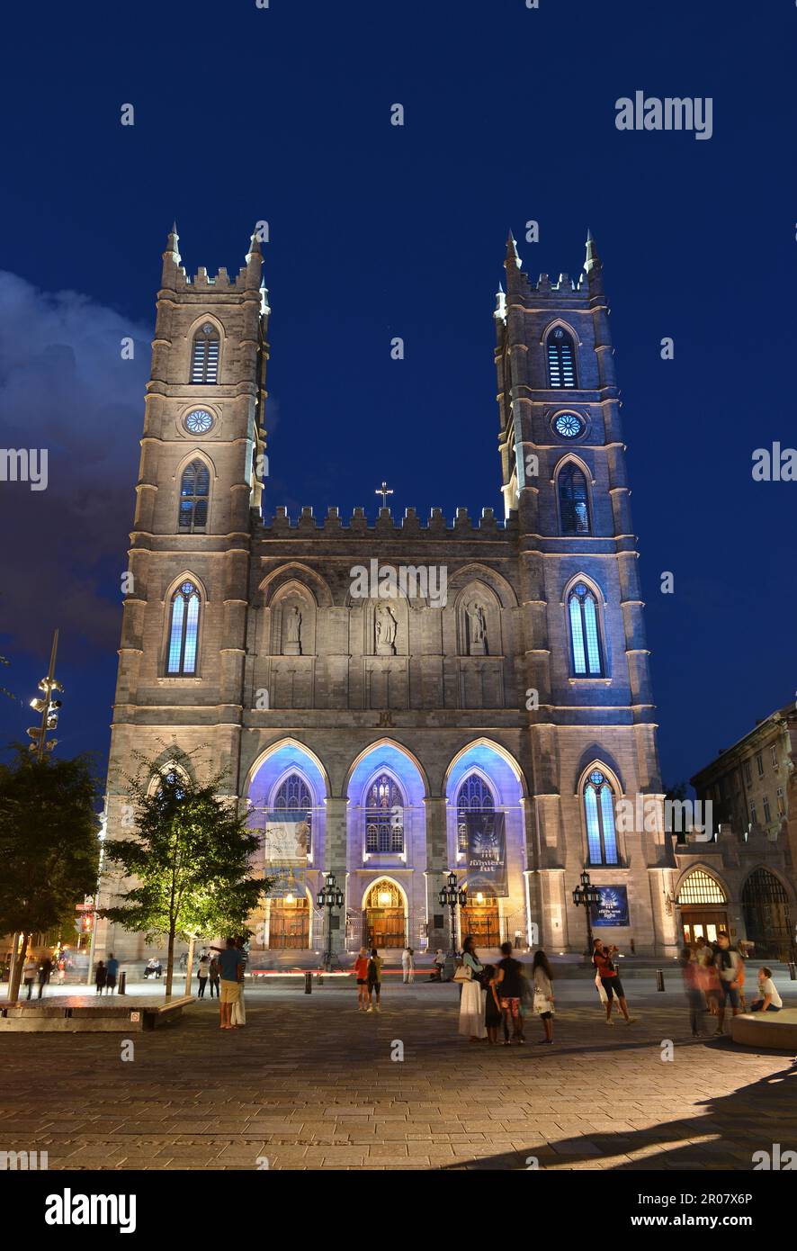 Notre Dame Church, Rue Notre-Dame, Montreal, Quebec, Canada Stock Photo ...