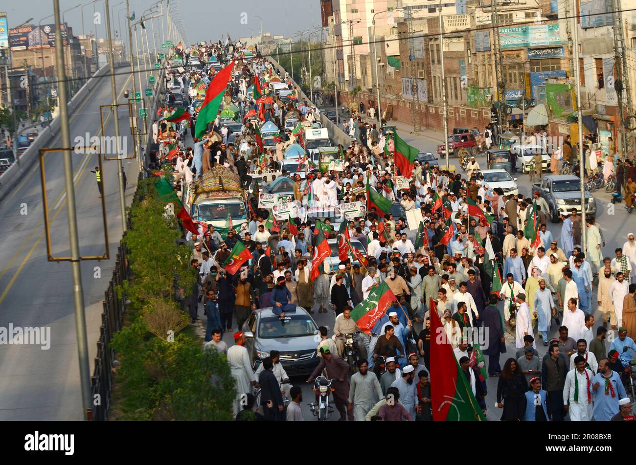 May 6, 2023, Peshawar, Khyber Pakhtunkhwa, Pakistan: Supporters Of PTI ...