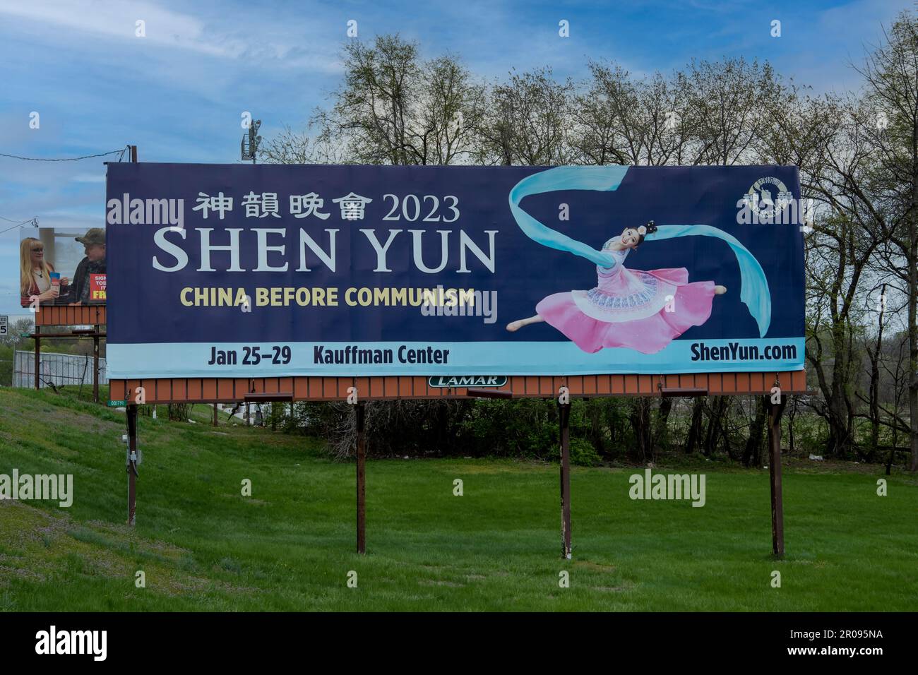 Leavonworth, Kansas. Shen Yun dance troupe promoting China before ...