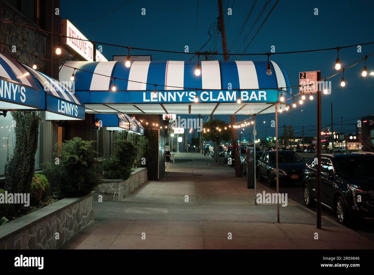 Lennys Clam Bar, sign at night in Howard Beach, Queens, New York Stock
