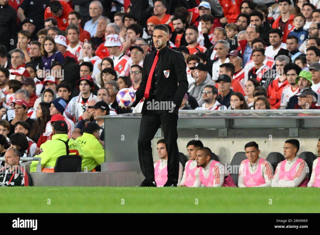 Buenos Aires, Argentina, 07th May, 2023. River Plate manger Martin Demichelis, during the match between River Plate and Boca Juniors, for the Argentinian championship 2023, at Monumental de Nunez Stadium, in Buenos Aires on May 07. Photo: Luciano Bisbal/DiaEsportivo/Alamy Live News Stock Photo