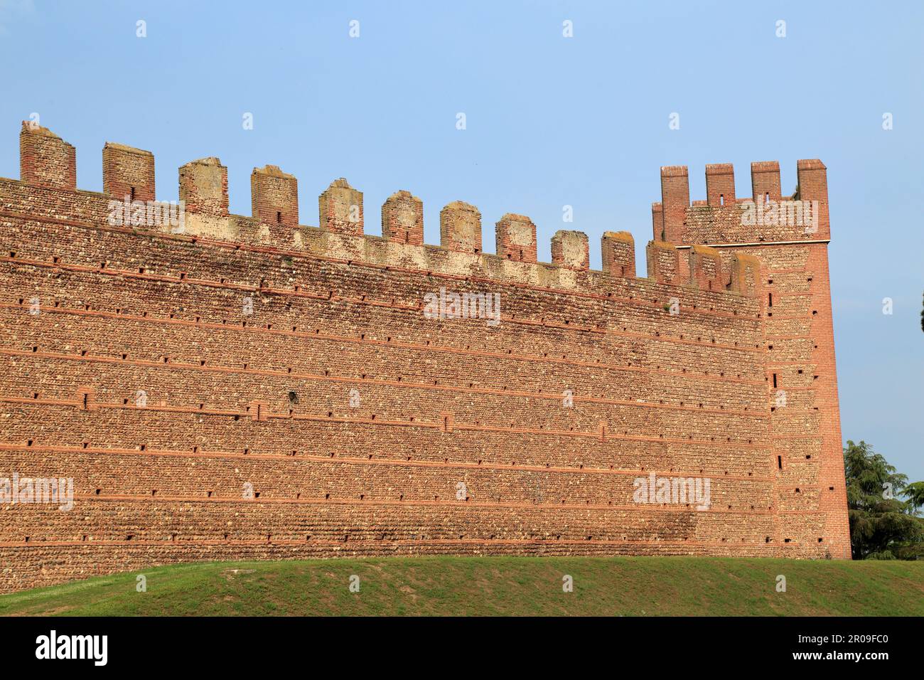 Scaliger Castle, Castello Villafranca, Villafranca di Verona, Italy. Medieval  defensive curtain wall, texture pattern background image Stock Photo