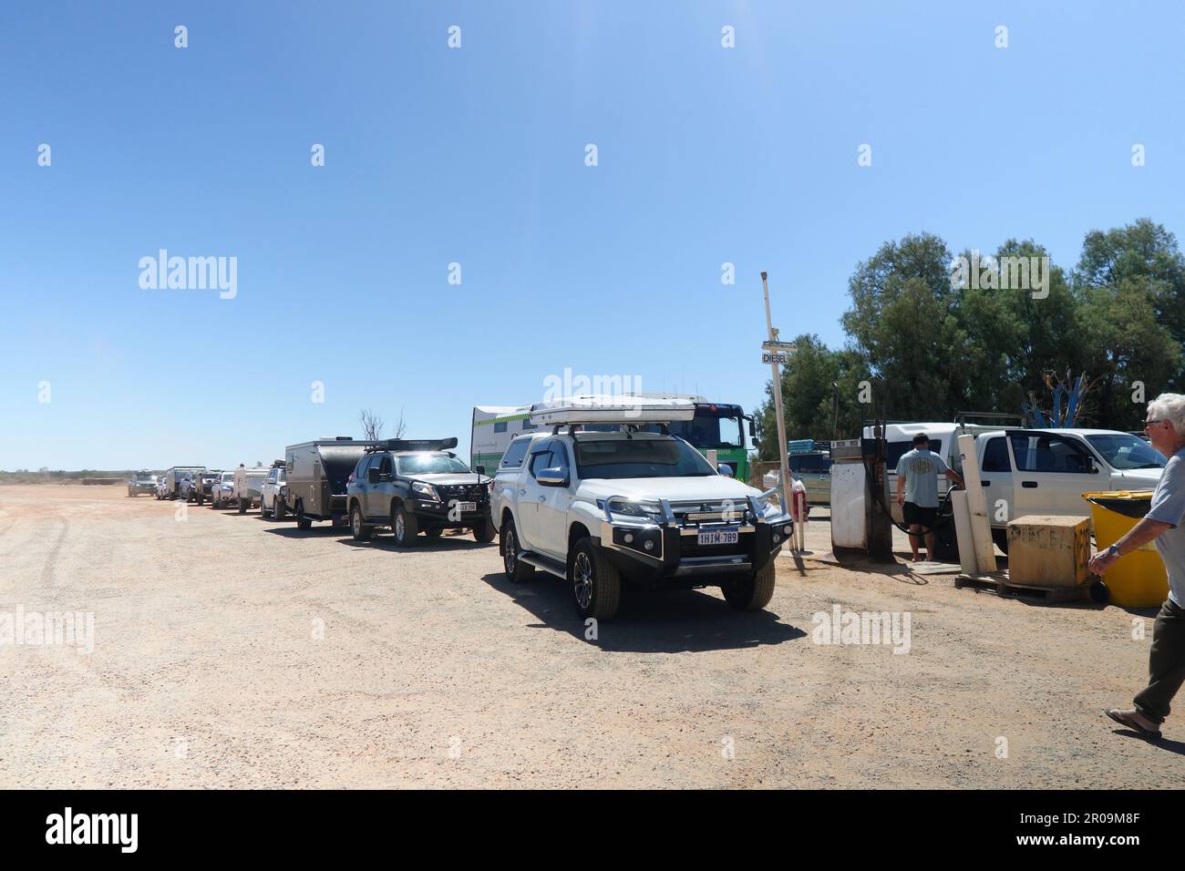 Vehicles queued to get diesel fuel, Minilya Roadhouse, just south of Ningaloo, Western Australia. No MR or PR Stock Photo