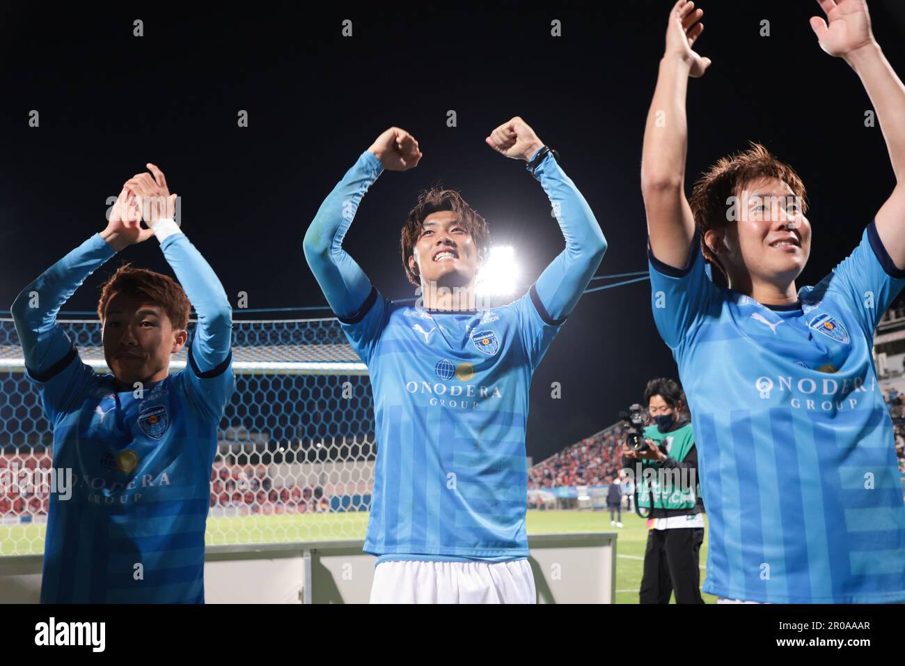 Kanagawa, Japan. 18th Feb, 2023. (L-R) Shuhei Yomoda head coach, Hirotaka  Mita (Yokohama FC) Football/Soccer : 2023 J1 League match between Yokohama  FC - Nagoya Grampus at Nippatsu Mitsuzawa Stadium in Kanagawa