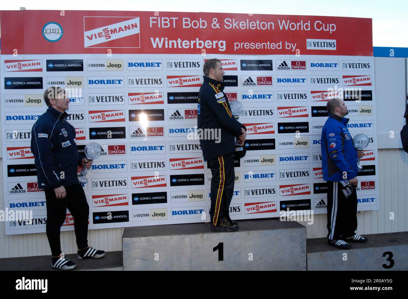 Andre Lange Gesamtweltcupsieger Geste Freude bei Siegerehrung.4er Bob Weltcup Finale in Winterberg 10.2.2008 Stock Photo