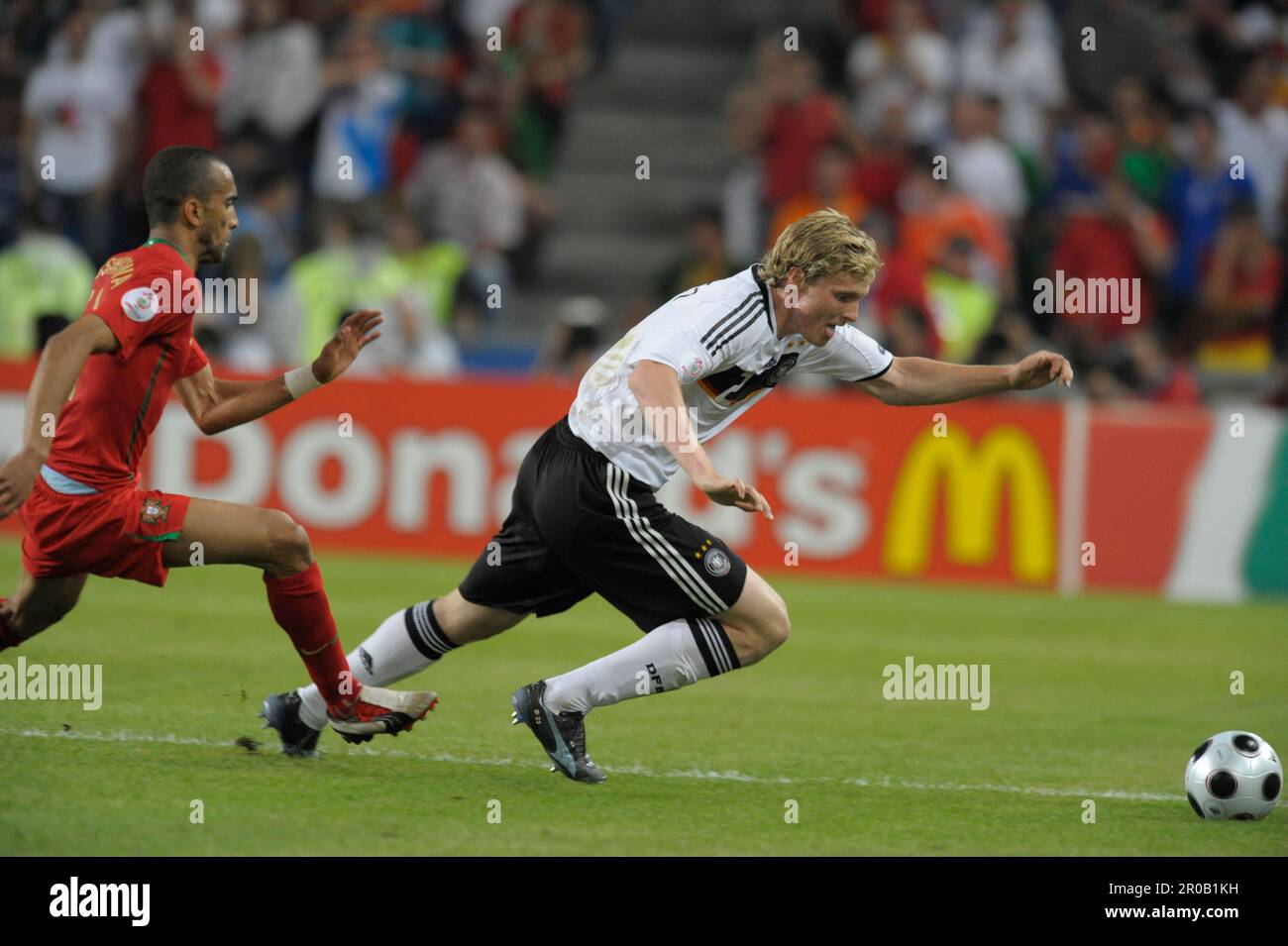 Marcell Jansen Aktion.Fußball Europameisterschaft Länderspiel Deutschland - Portugal 3:2, 19.6.2008 Stock Photo