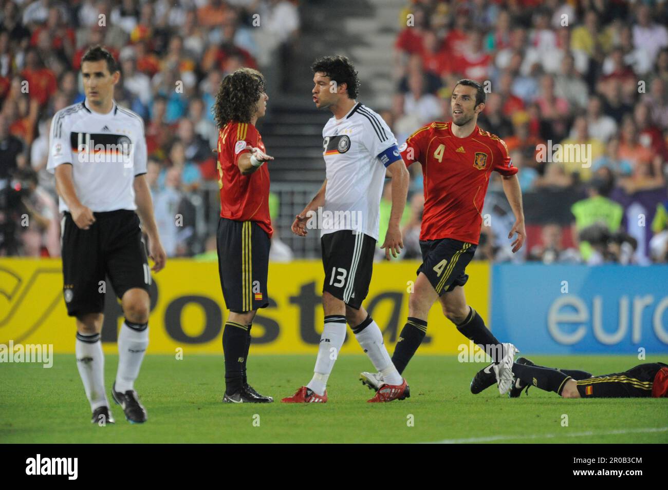 Michael Ballack und Carles Puyol.Fußball Länderspiel Europameisterschaft Finale Deutschland - Spanien. 29.06.2008 in Wien Stock Photo