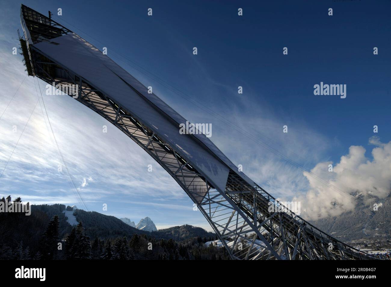 Die Neue Skisprungschanze Von Garmisch. Neujahrsspringen Der 4 Schanzen ...