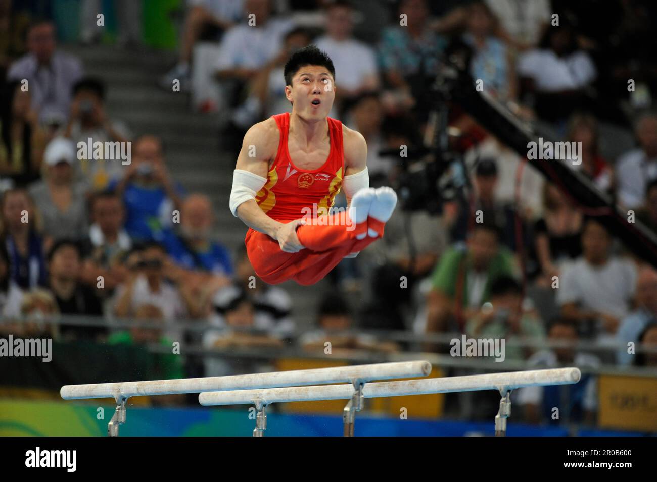 LI Xiaopeng, CHN, Aktion am Barren.Kunstturnen 19.8.2008Olympia 2008 - Peking - China Stock Photo