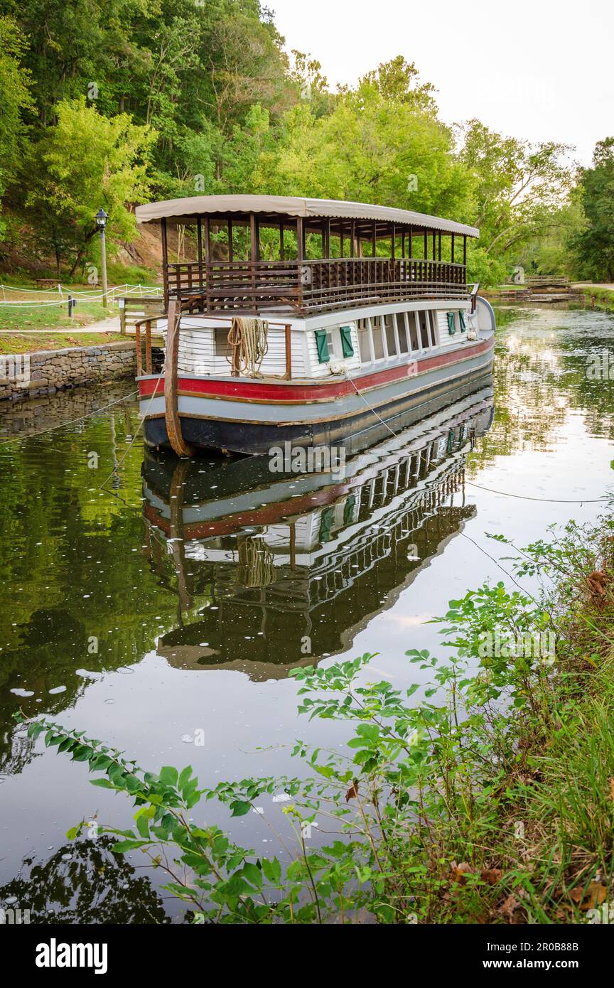 Chesapeake and Ohio Canal National - Chesapeake And Ohio Canal National Historical Park In Maryland 2R0B88B 