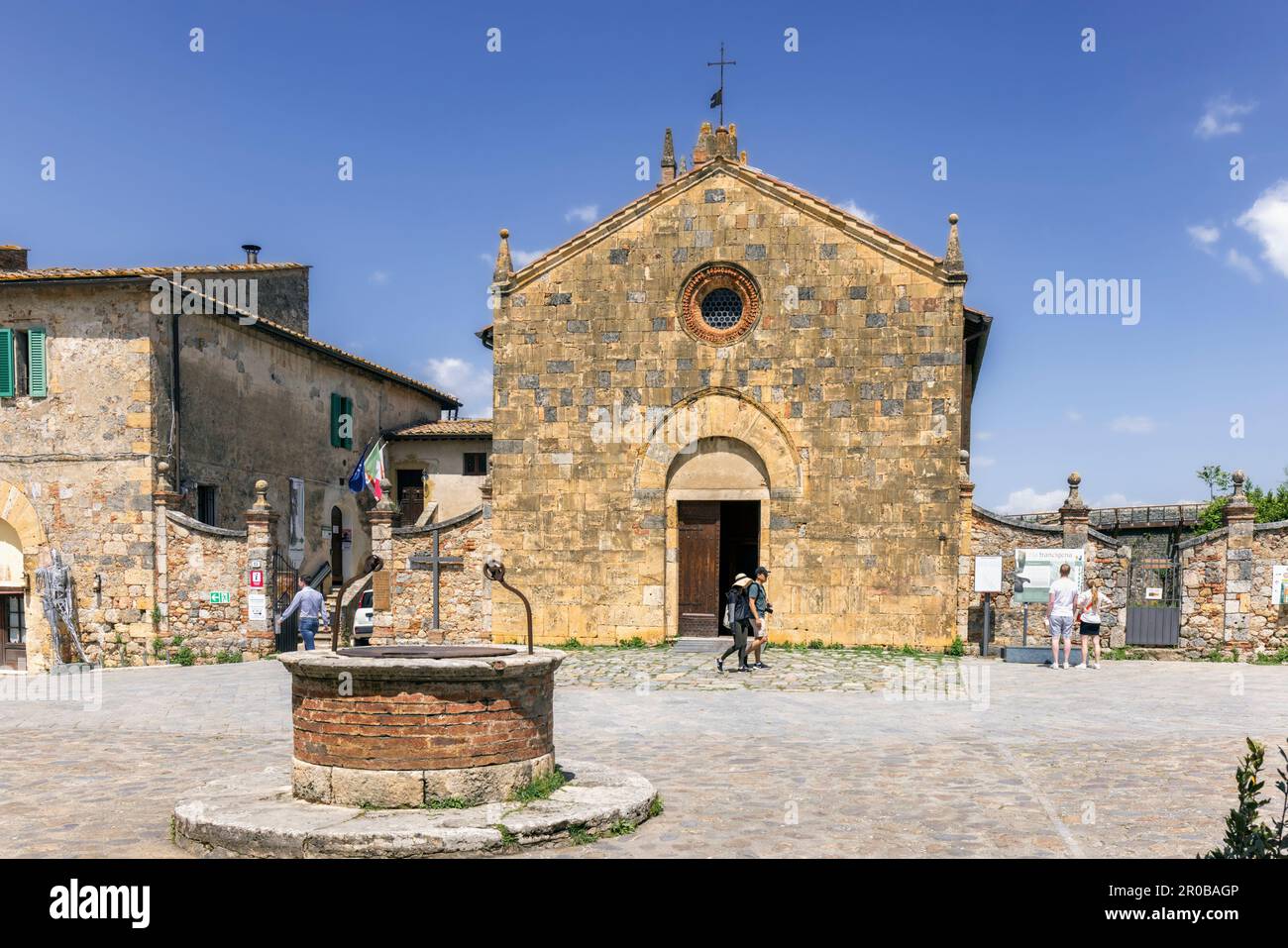 Monteriggioni, Siena Province, Tuscany, Italy.  The 13th century Romanesque-Gothic church of Santa Maria. Stock Photo