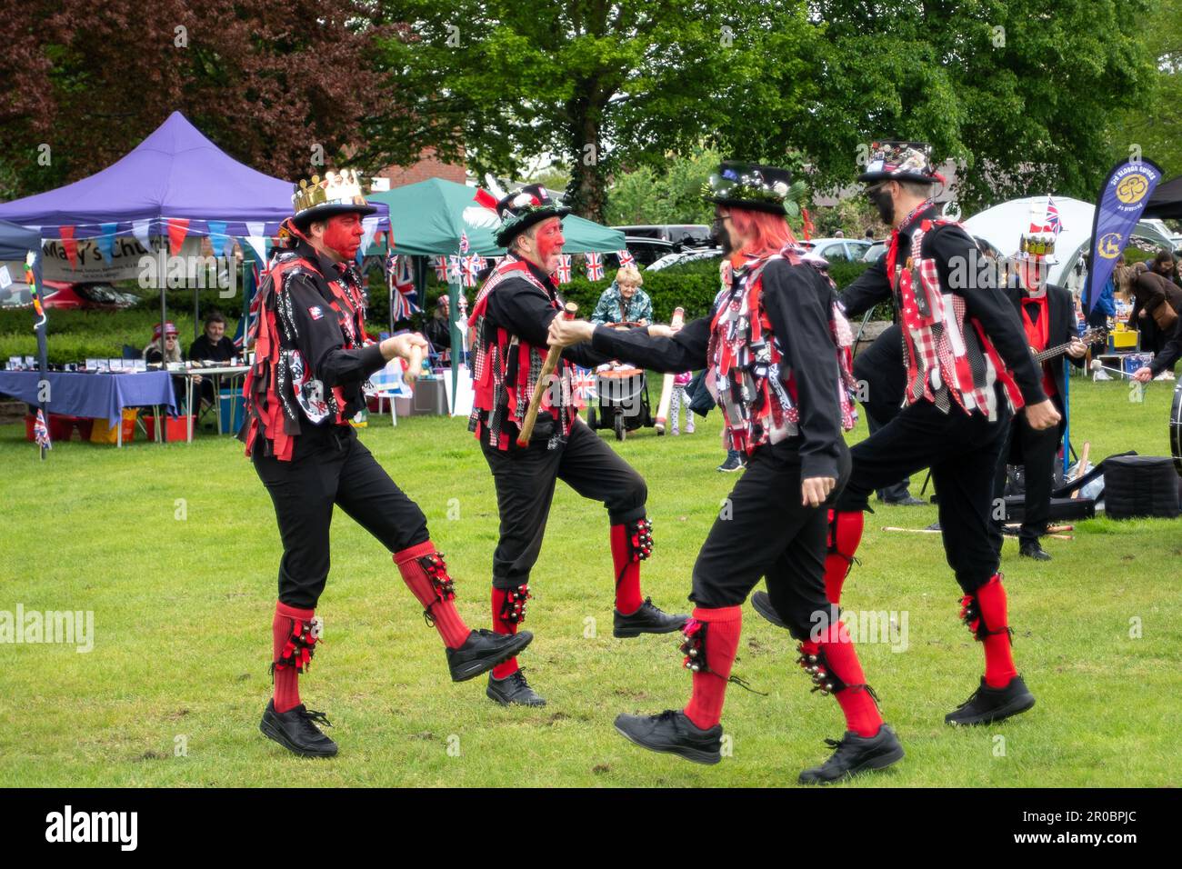 Datchet, Berkshire, UK. 7th May, 2023. The Datchet Border Morris