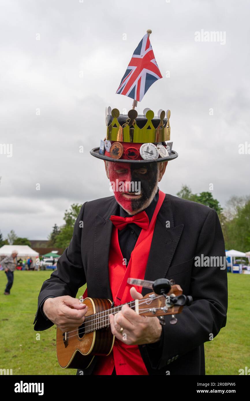 Datchet, Berkshire, UK. 7th May, 2023. The Datchet Border Morris