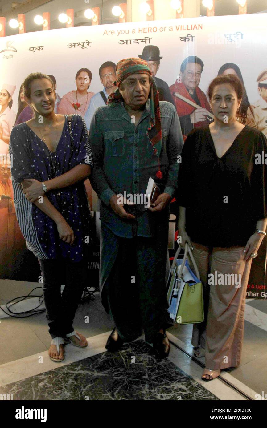 Ranjeet Bedi, Ranjeet, Indian actor, film director,  Aloka Bedi, wife, Divyanka Bedi, daughter, Charlie 2 play, Mumbai, India, 1 May 2017 Stock Photo