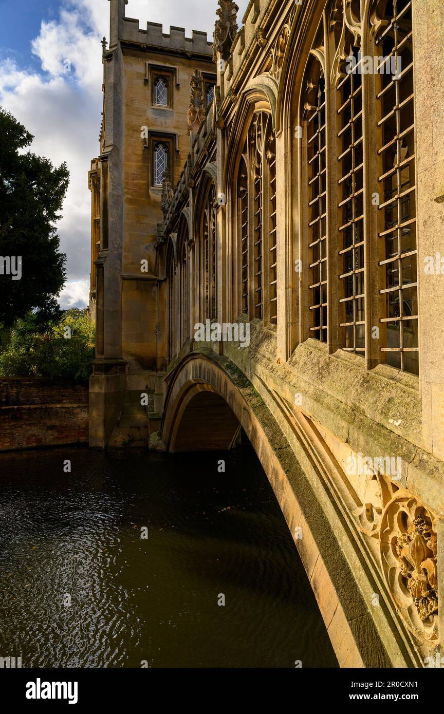 A scenic view of the Bridge of Sighs at St John's College in Cambridge, UK Stock Photo
