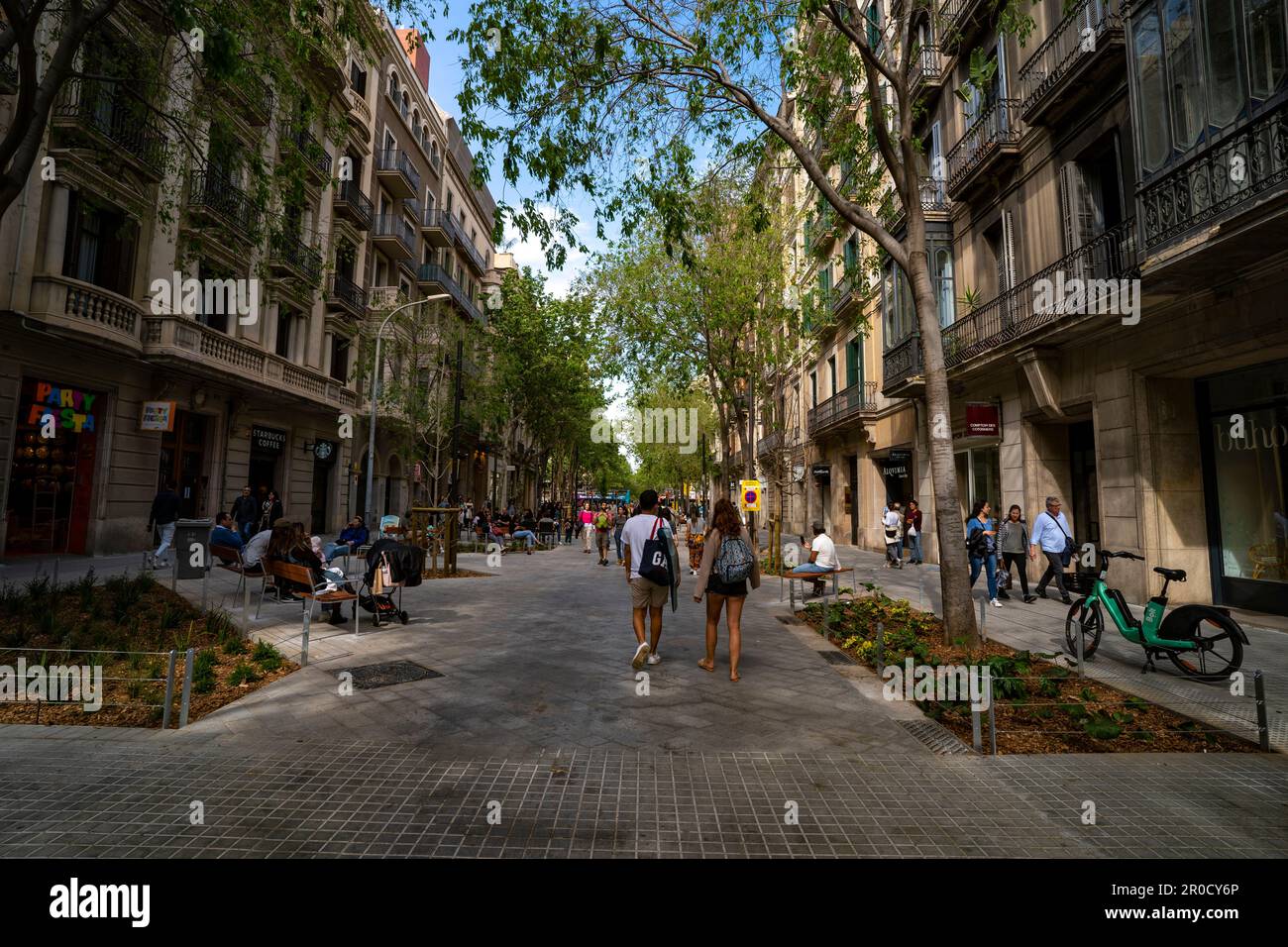 Newly pestestrianised Carrer del Consell de Cent, Barcelona, part of the  eixos verds - Superilla de l'Eixample, April 2023. This is part of an onoing Stock Photo